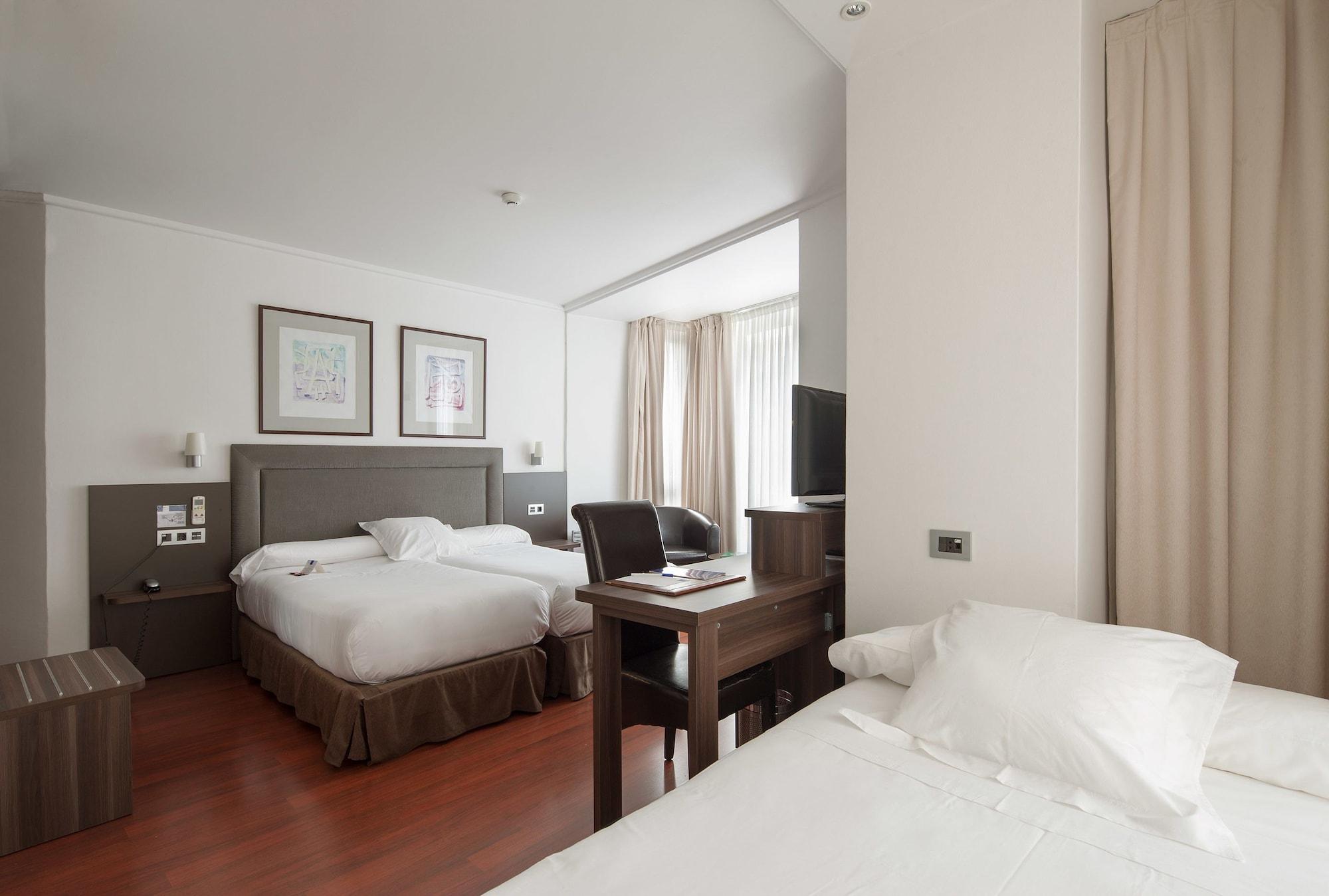 Hotel Yoldi Pamplona Esterno foto