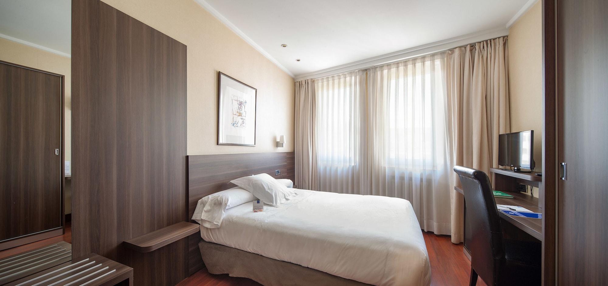 Hotel Yoldi Pamplona Esterno foto