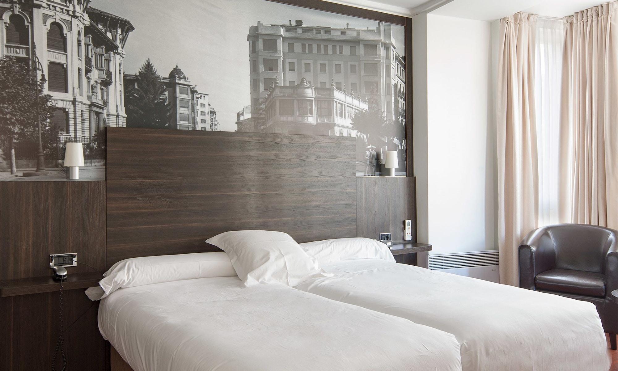 Hotel Yoldi Pamplona Esterno foto