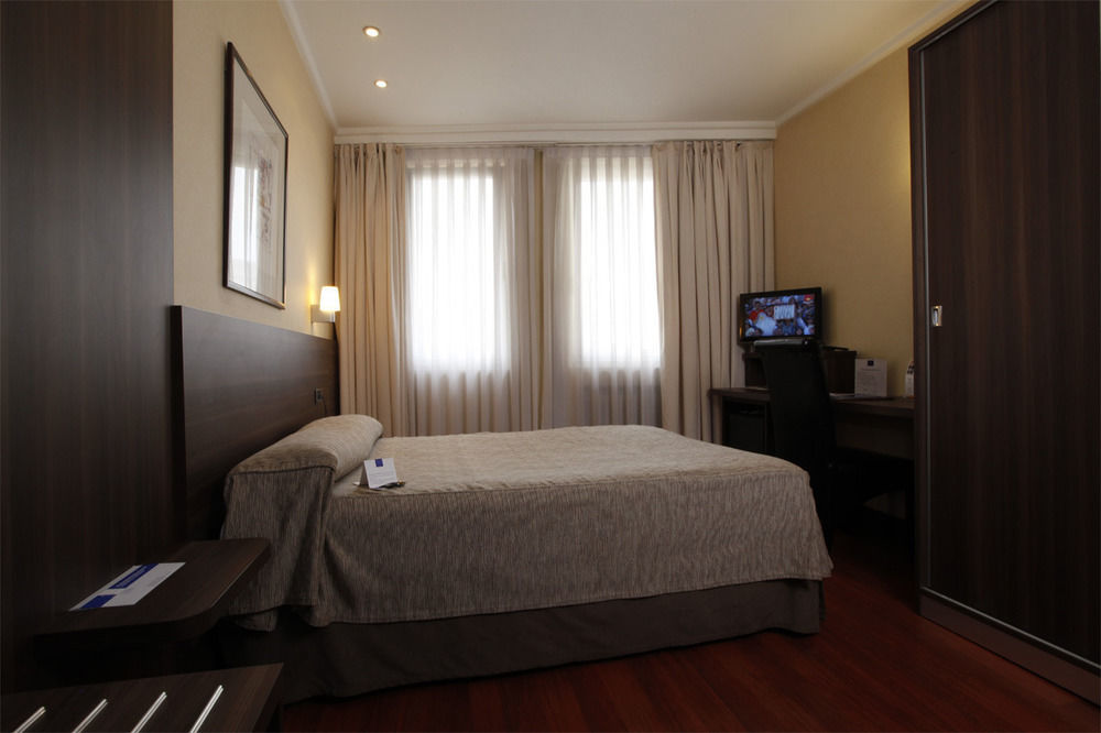 Hotel Yoldi Pamplona Esterno foto