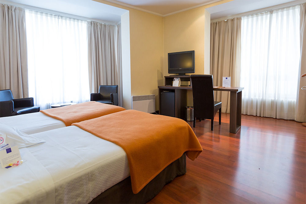 Hotel Yoldi Pamplona Esterno foto