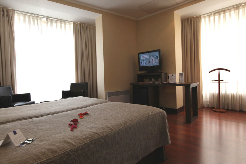 Hotel Yoldi Pamplona Esterno foto