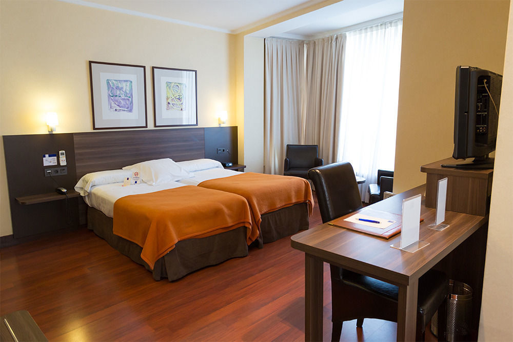 Hotel Yoldi Pamplona Esterno foto
