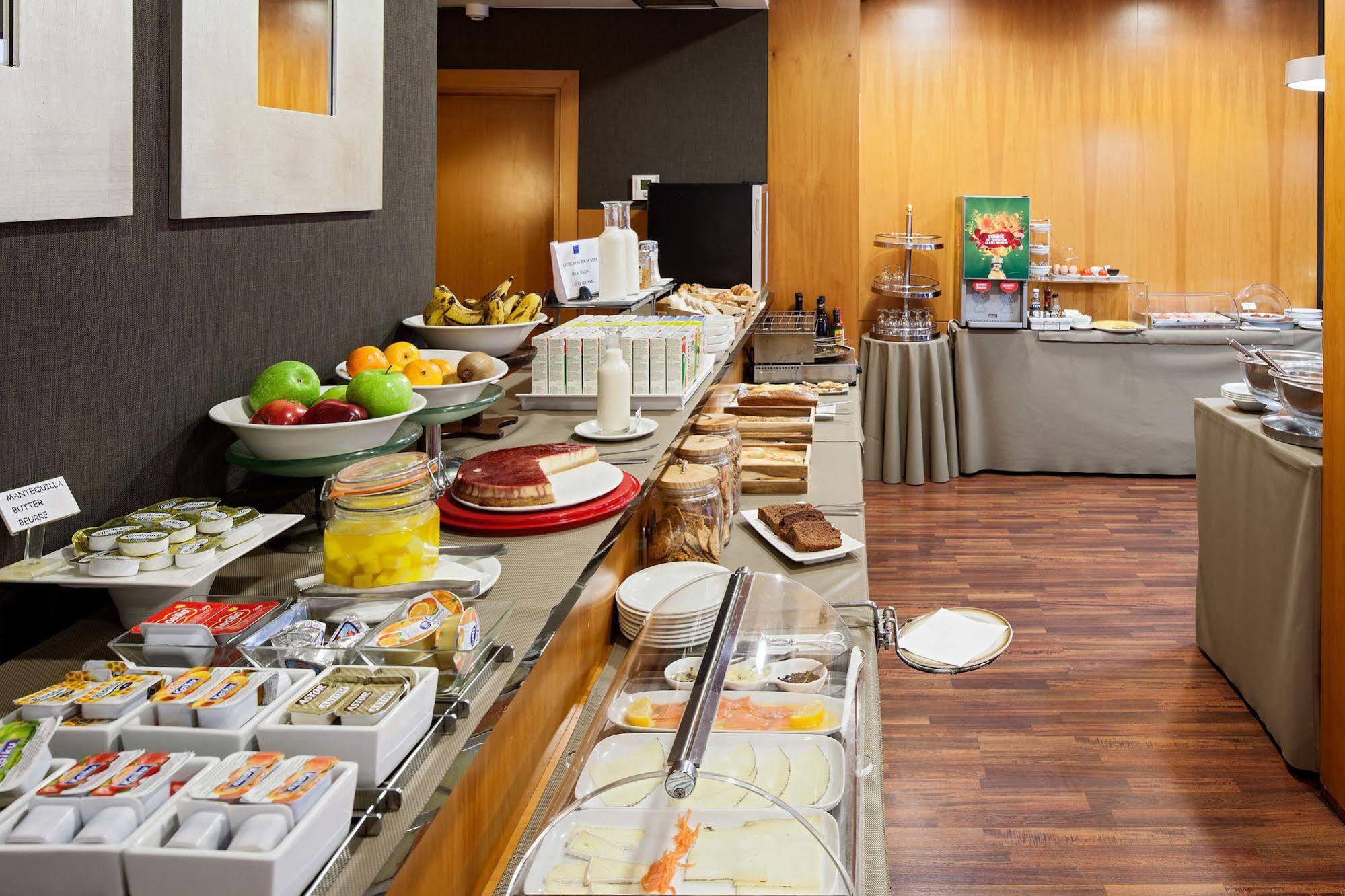 Hotel Yoldi Pamplona Esterno foto
